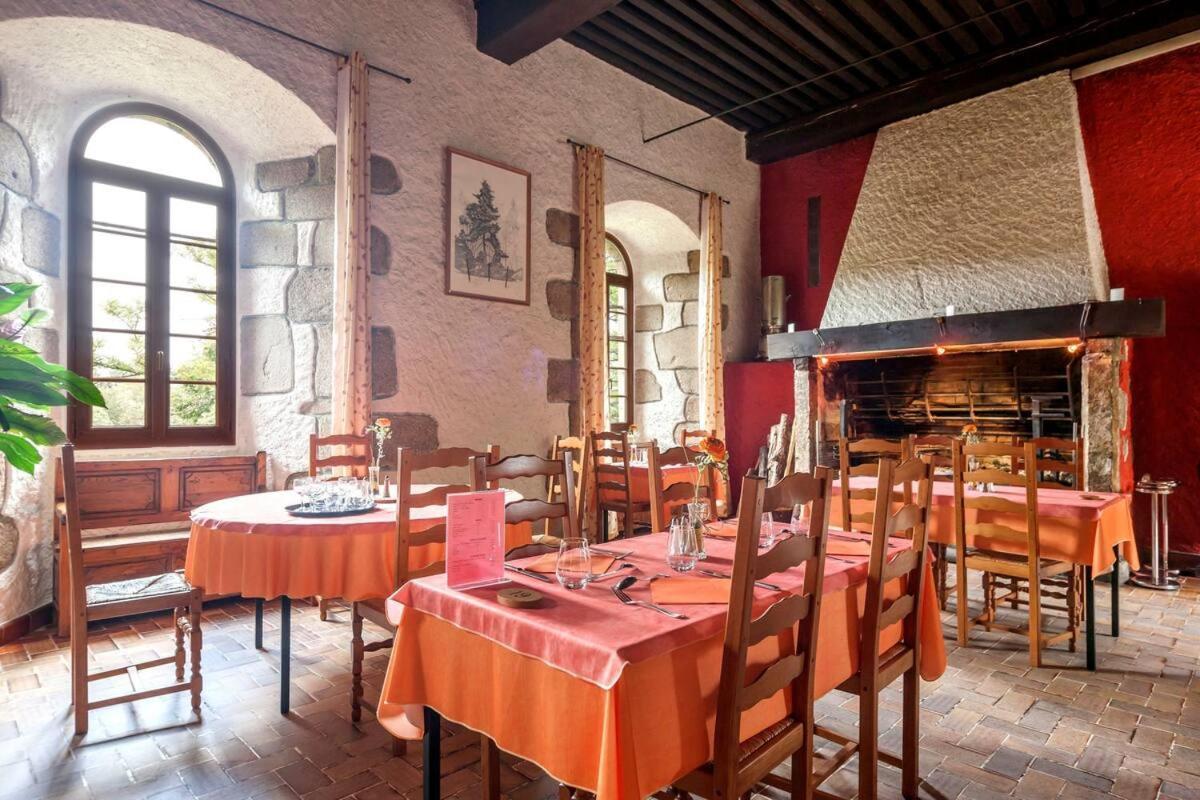 Domaine Le Prieure Hotel Chaumont-le-Bourg Bagian luar foto
