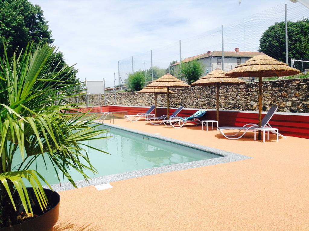 Domaine Le Prieure Hotel Chaumont-le-Bourg Bagian luar foto
