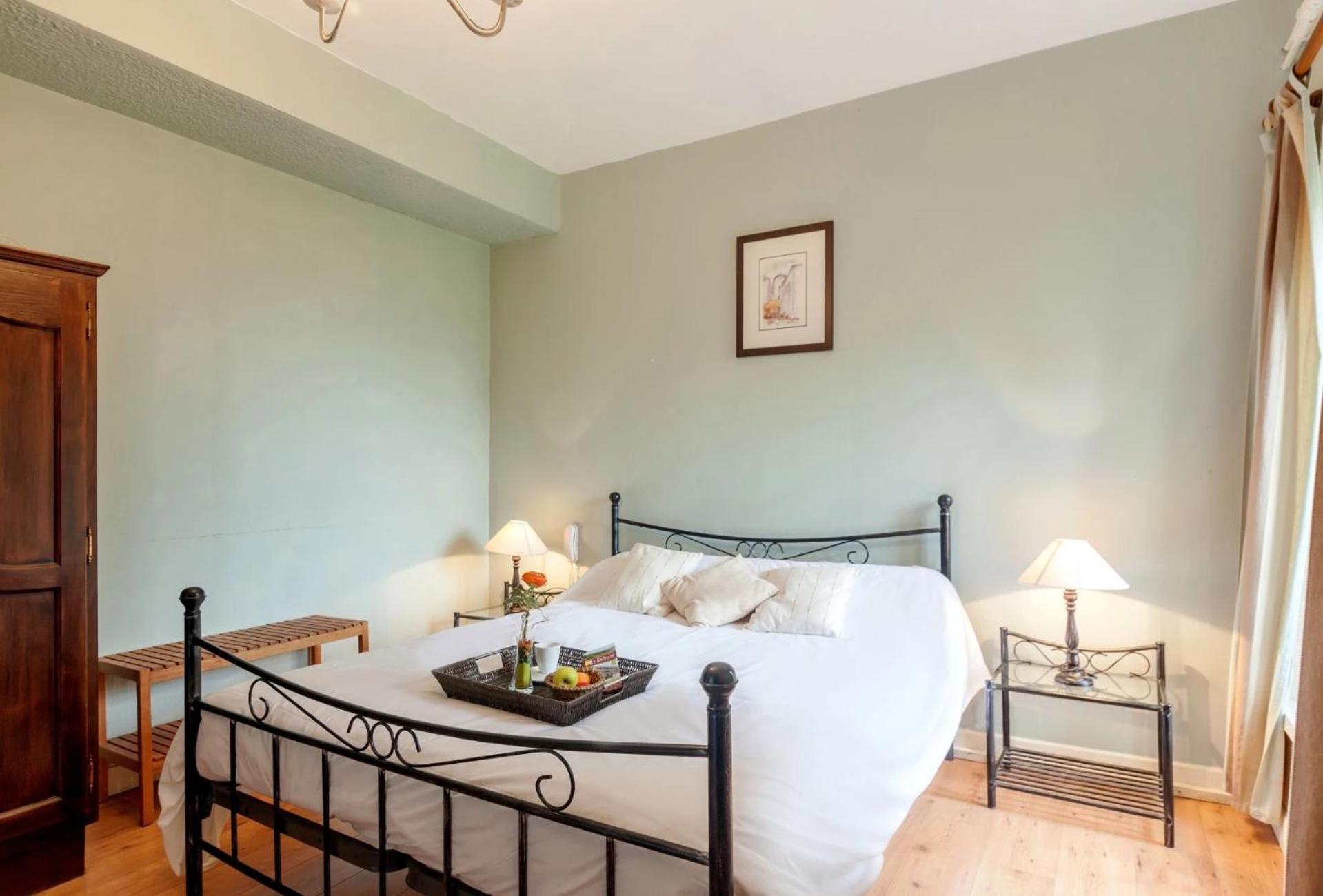 Domaine Le Prieure Hotel Chaumont-le-Bourg Ruang foto