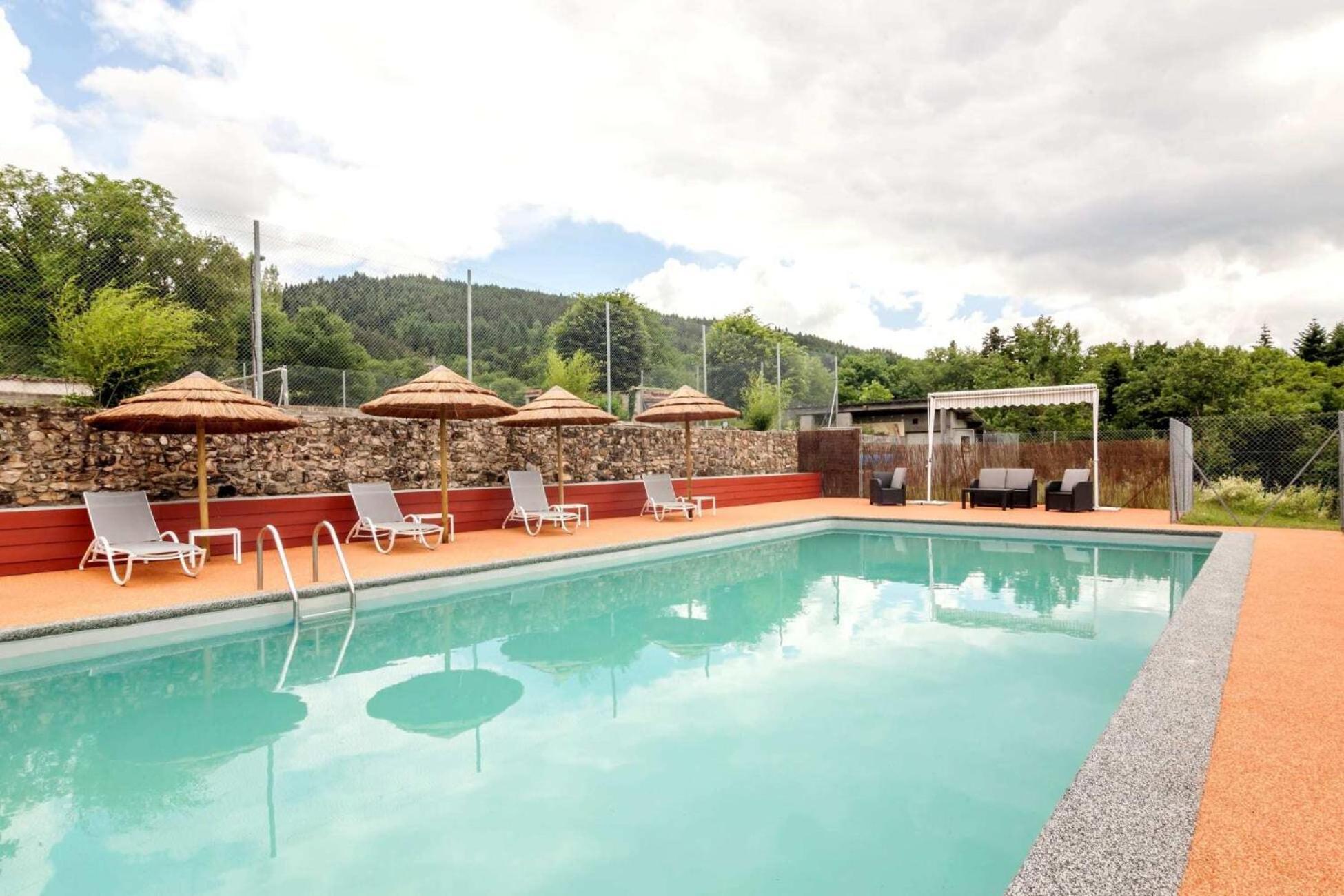 Domaine Le Prieure Hotel Chaumont-le-Bourg Bagian luar foto