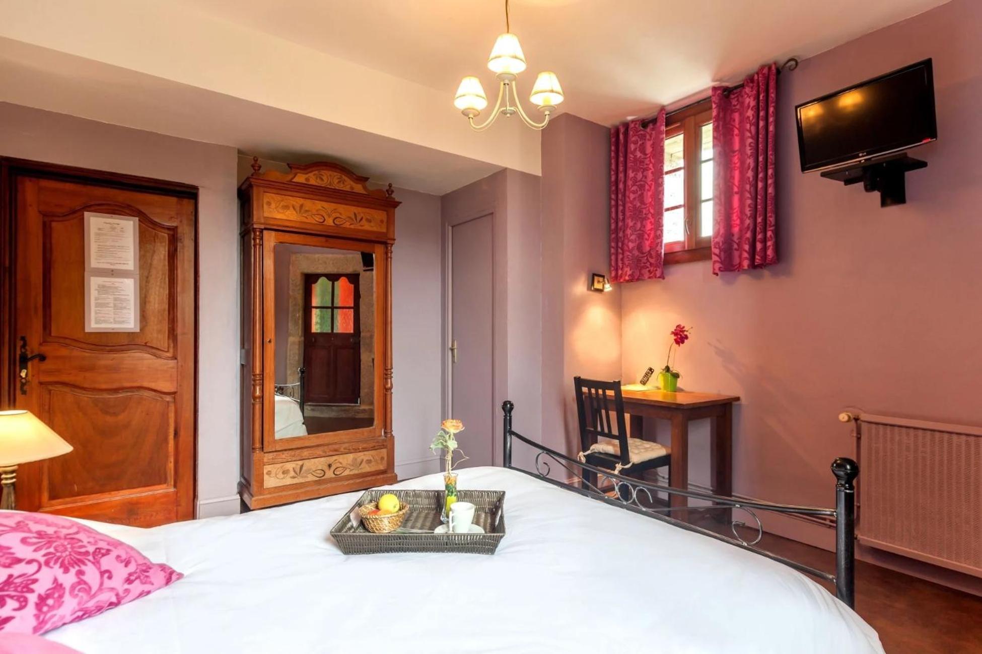Domaine Le Prieure Hotel Chaumont-le-Bourg Ruang foto