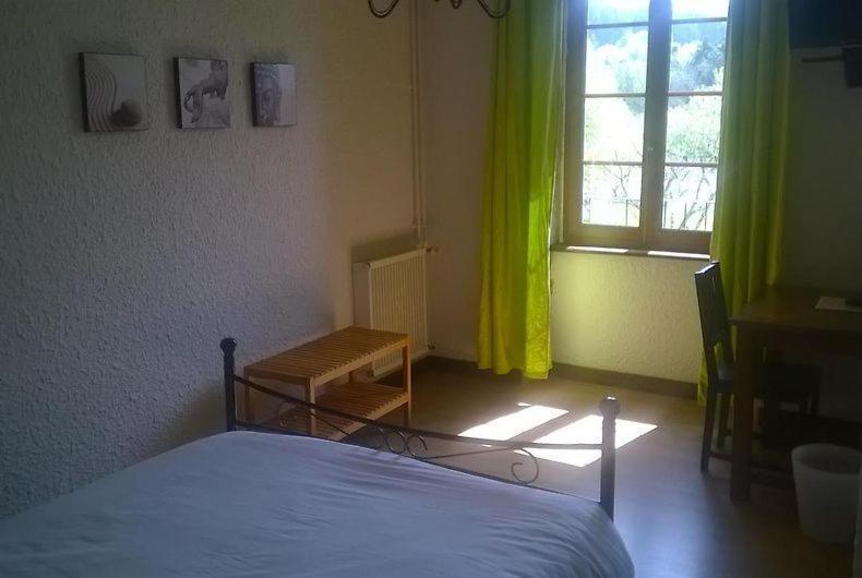 Domaine Le Prieure Hotel Chaumont-le-Bourg Ruang foto