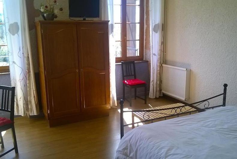 Domaine Le Prieure Hotel Chaumont-le-Bourg Ruang foto