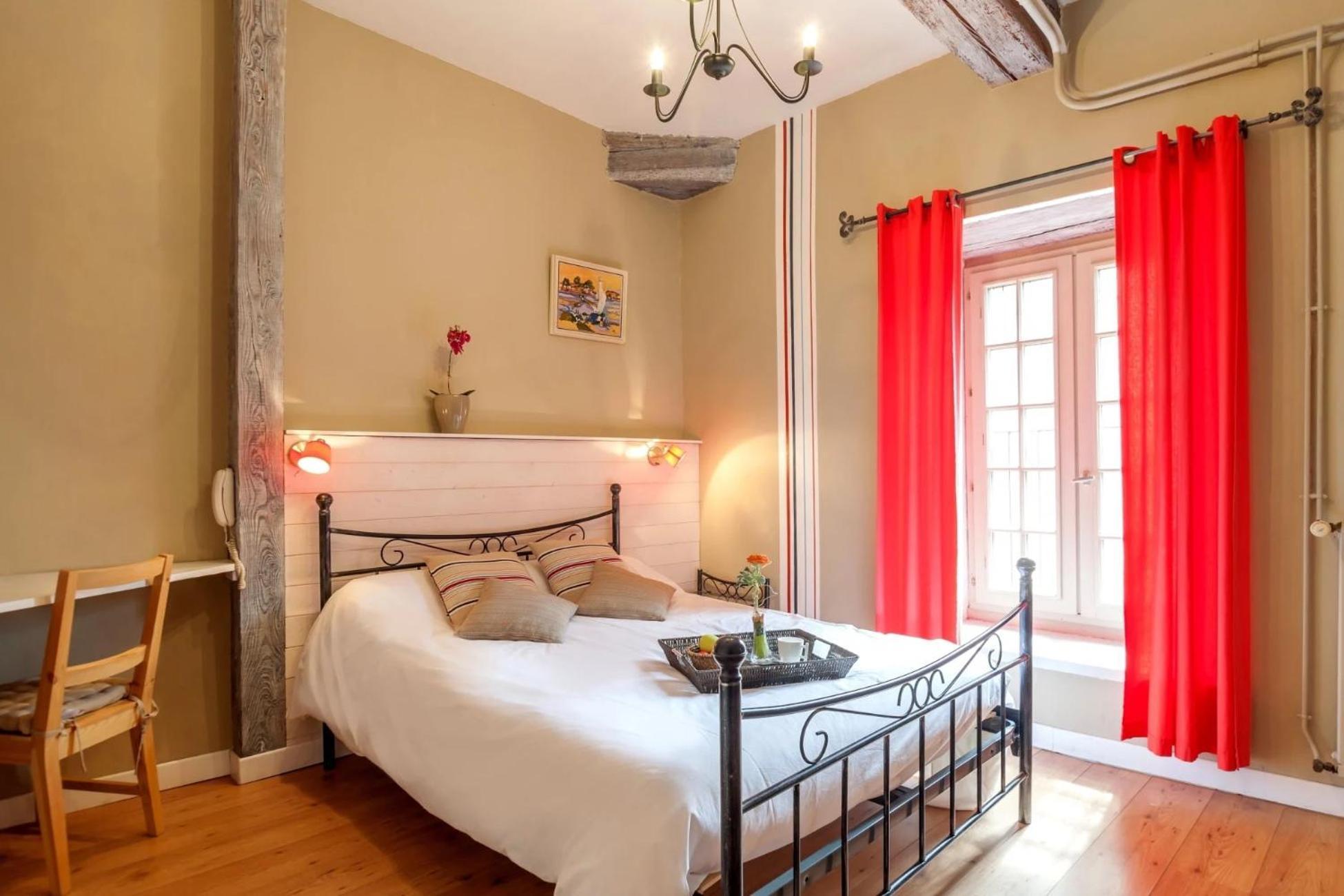 Domaine Le Prieure Hotel Chaumont-le-Bourg Ruang foto