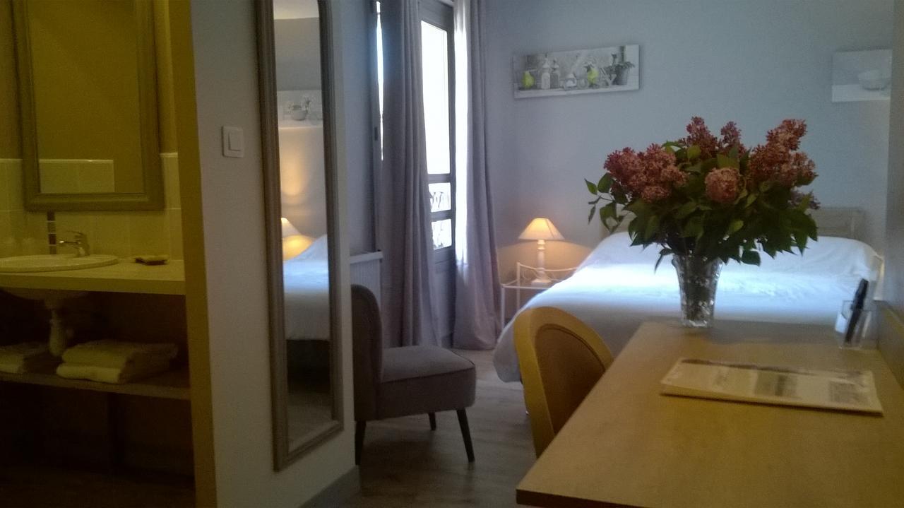 Domaine Le Prieure Hotel Chaumont-le-Bourg Bagian luar foto