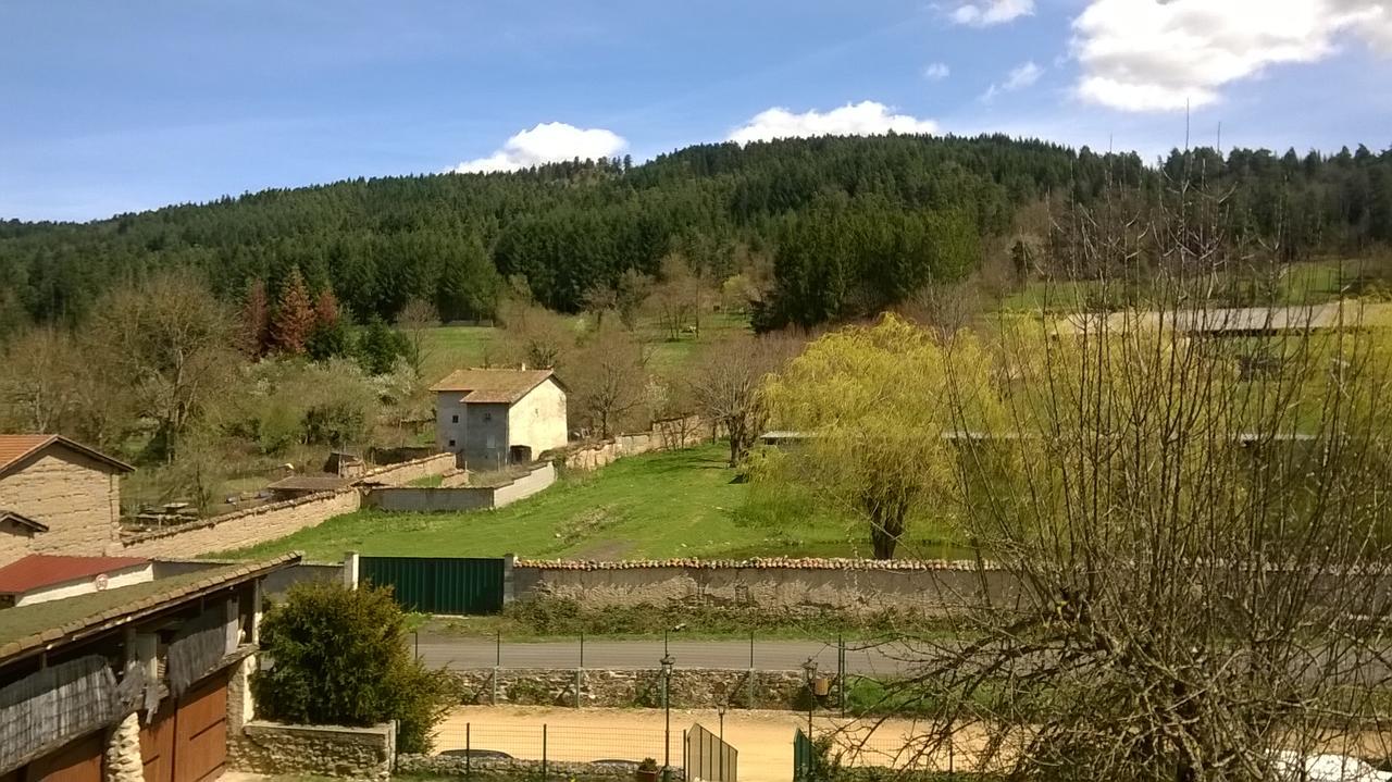 Domaine Le Prieure Hotel Chaumont-le-Bourg Bagian luar foto